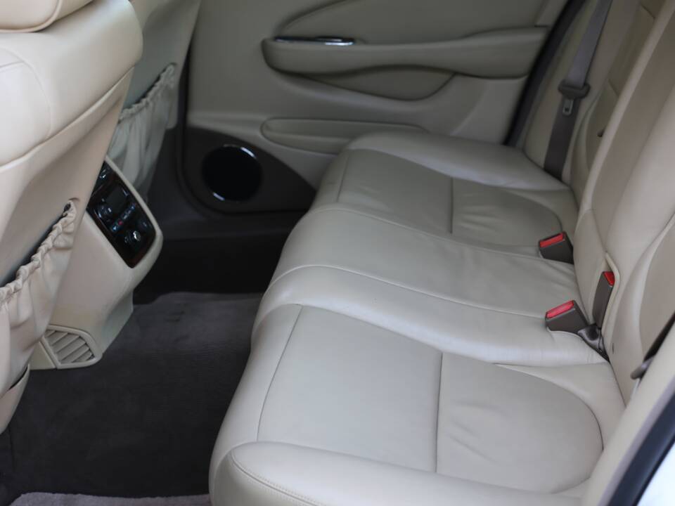 Imagen 48/77 de Jaguar XJ 8 4.2 (2005)