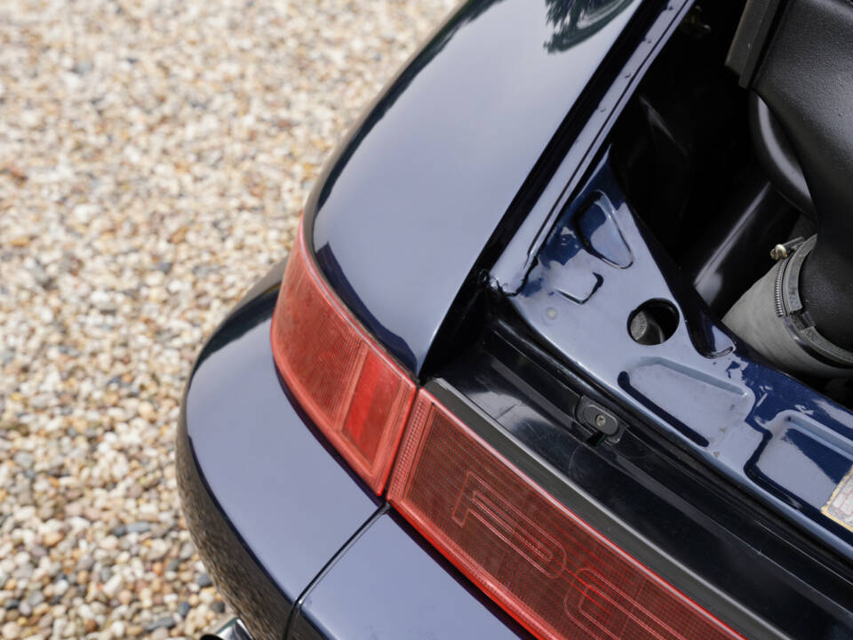 Image 23/50 of Porsche 911 Turbo 3.3 (1991)