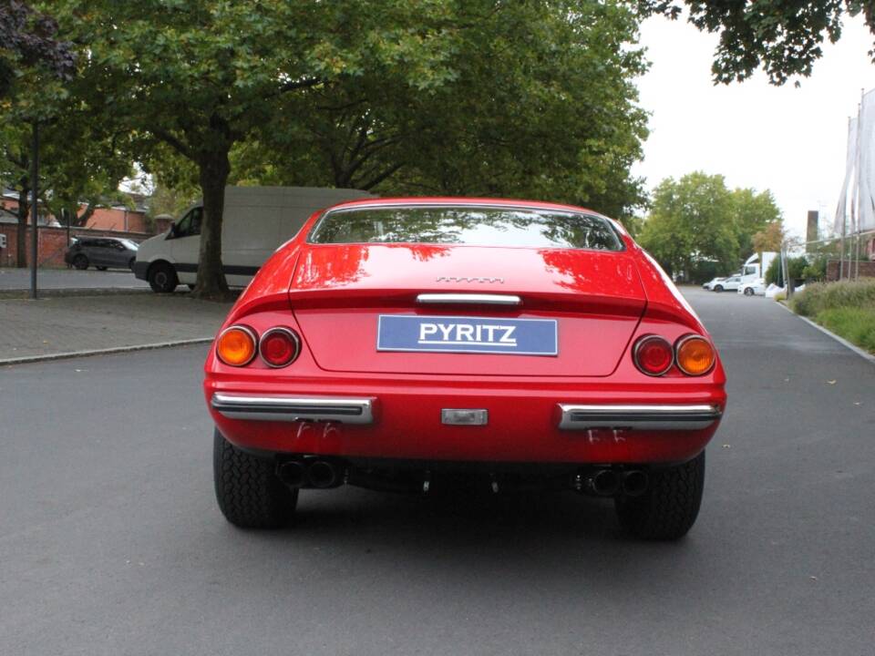 Image 21/22 of Ferrari 365 GTB&#x2F;4 Daytona (1971)