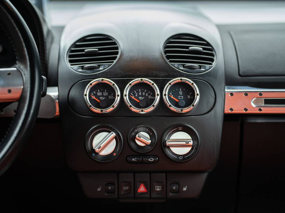 Image 36/48 of Volkswagen New Beetle RSI (2003)
