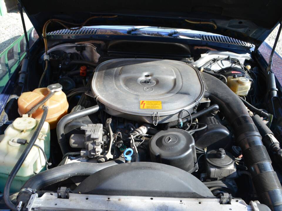 Bild 16/16 von Mercedes-Benz 560 SL (1988)
