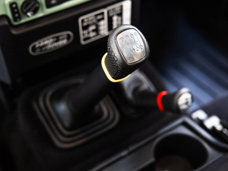 Image 15/36 of Land Rover Defender (2016)