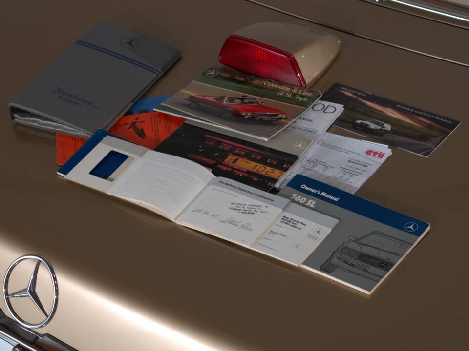Image 29/47 de Mercedes-Benz 560 SL (1987)
