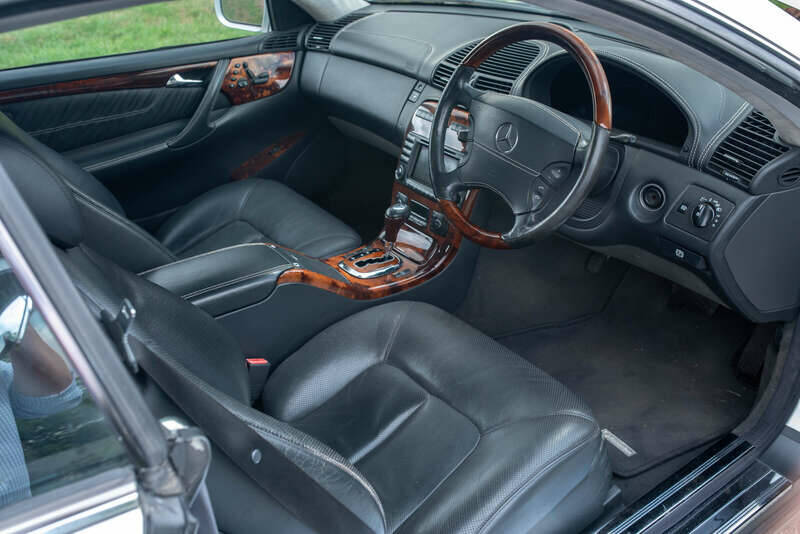 Imagen 2/50 de Mercedes-Benz CL 600 (2003)