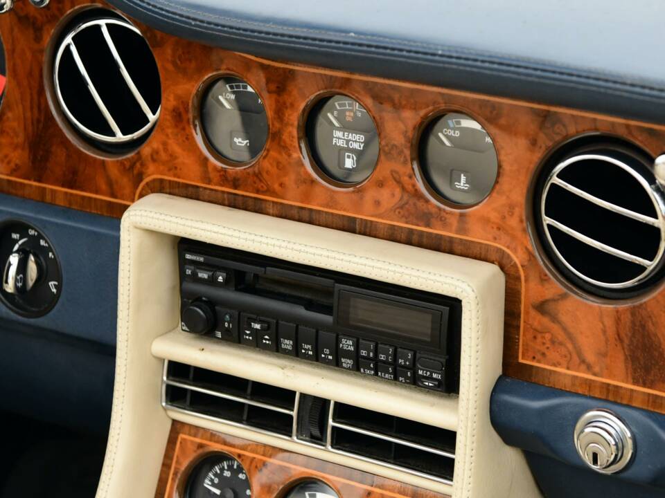 Image 37/50 of Rolls-Royce Corniche S (1995)