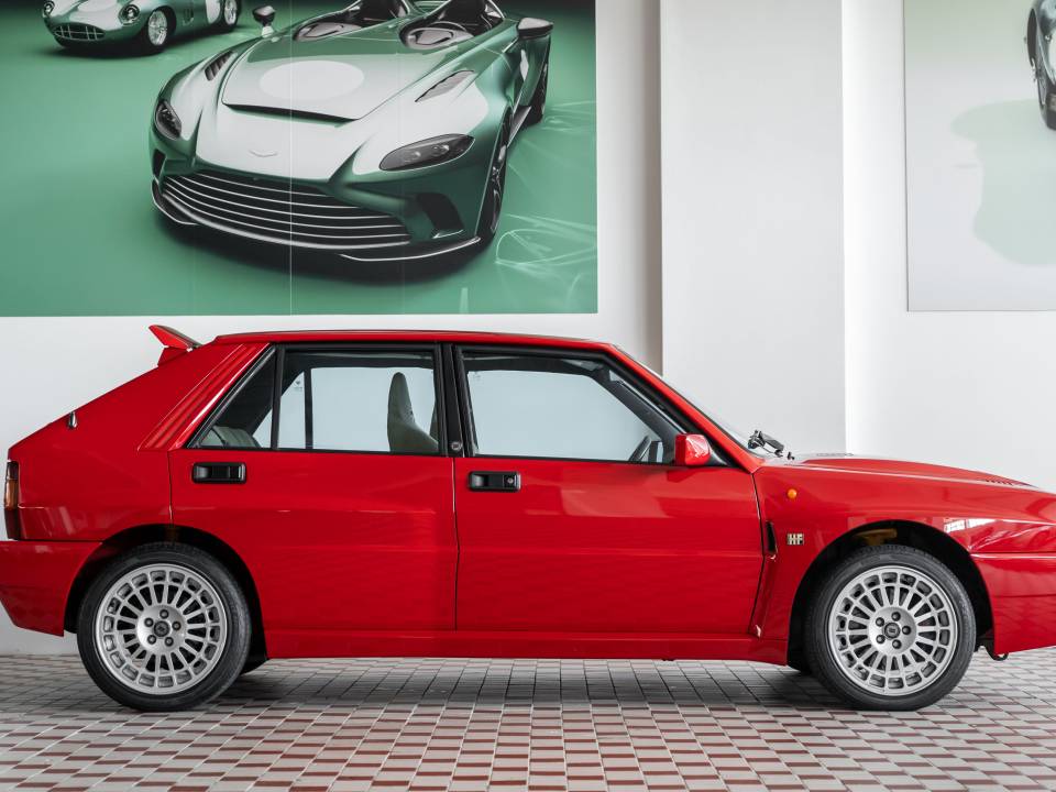 Image 3/28 of Lancia Delta HF Integrale Evoluzione II (1994)