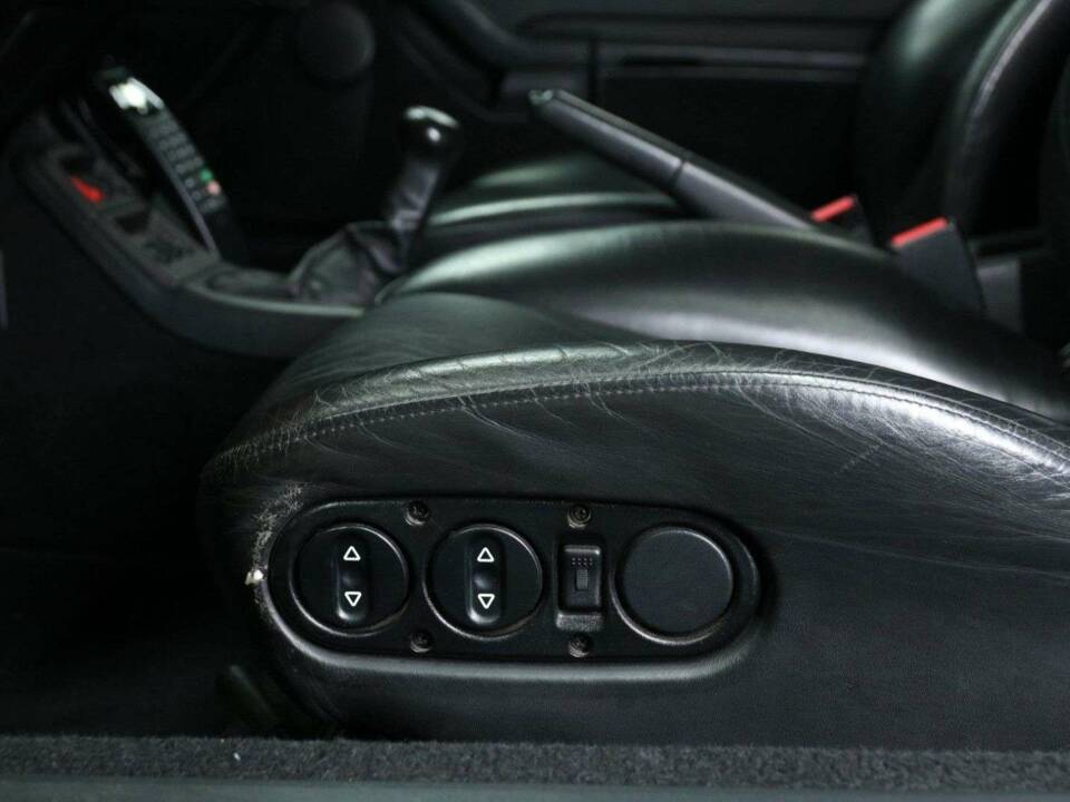 Image 16/50 de Porsche 911 Carrera 4S (1996)