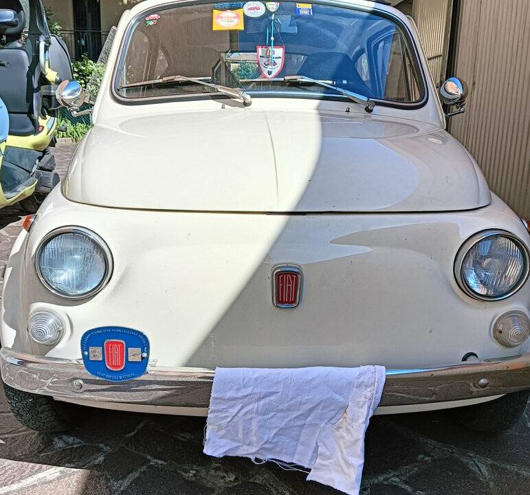 Image 2/5 of FIAT 500 L (1971)