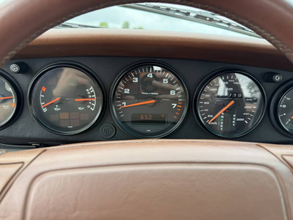 Image 19/62 of Porsche 911 Carrera 2 (1990)