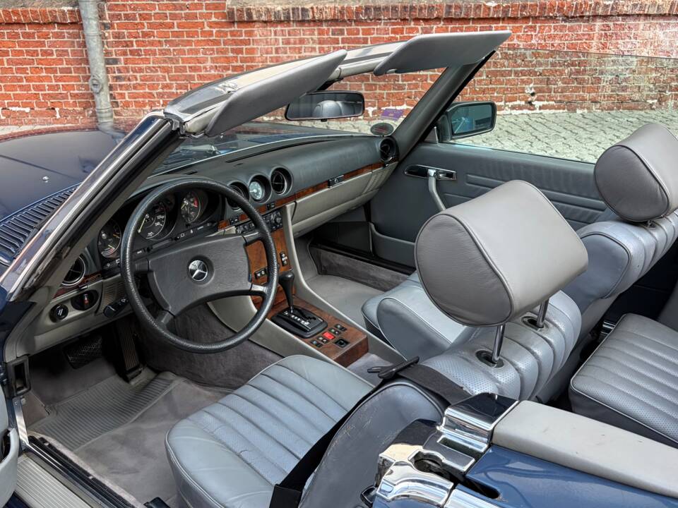 Image 62/88 of Mercedes-Benz 380 SL (1984)