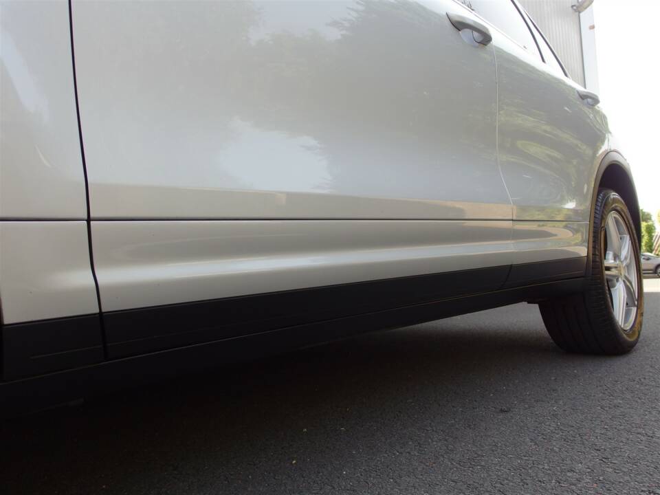 Image 30/98 of Porsche Cayenne S (2010)