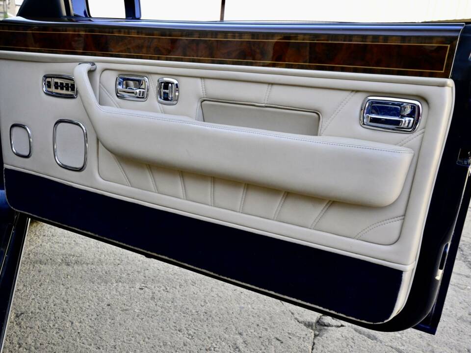 Bild 29/50 von Rolls-Royce Corniche V (2000)