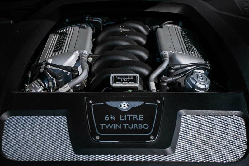 Image 3/29 de Bentley Azure T (2010)