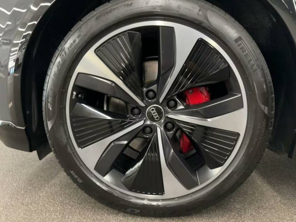 Bild 9/10 von Audi Q6 e-tron quattro (2024)