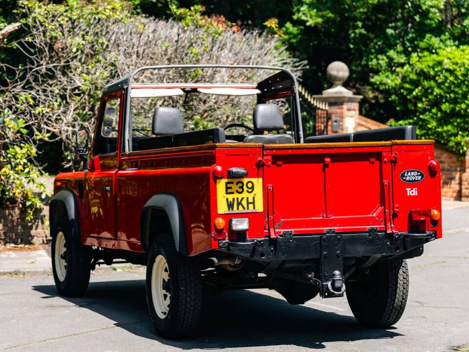Image 3/19 of Land Rover 110 (1988)