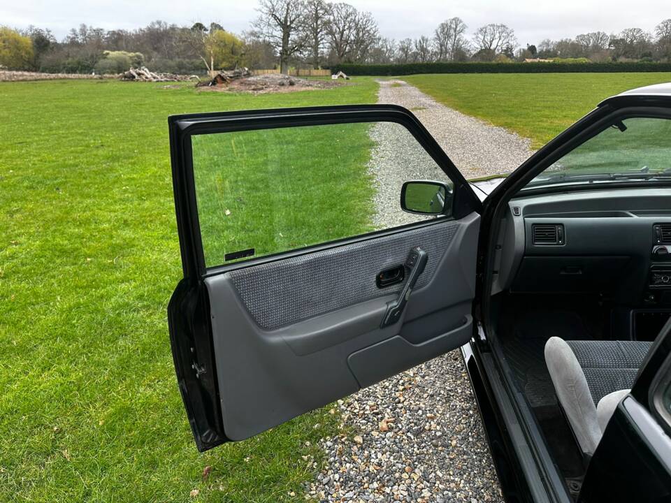 Image 26/38 de Ford Escort turbo RS (1990)