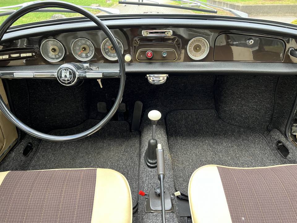 Bild 27/31 von Volkswagen Karmann Ghia 1500 S (1964)