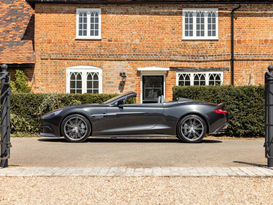 Imagen 51/57 de Aston Martin Vanquish Volante (2015)