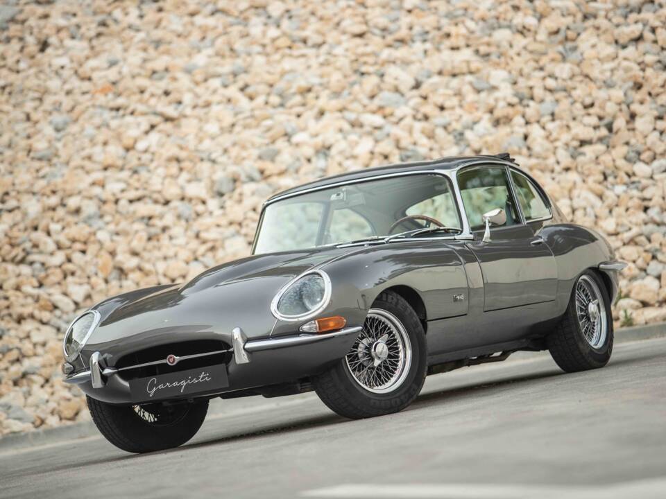 Immagine 19/88 di Jaguar E-Type (2+2) (1968)