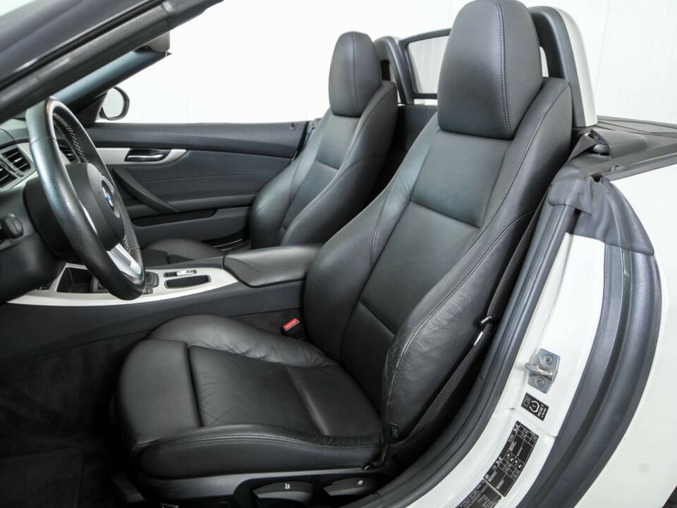 Image 15/50 of BMW Z4 sDrive23i (2010)