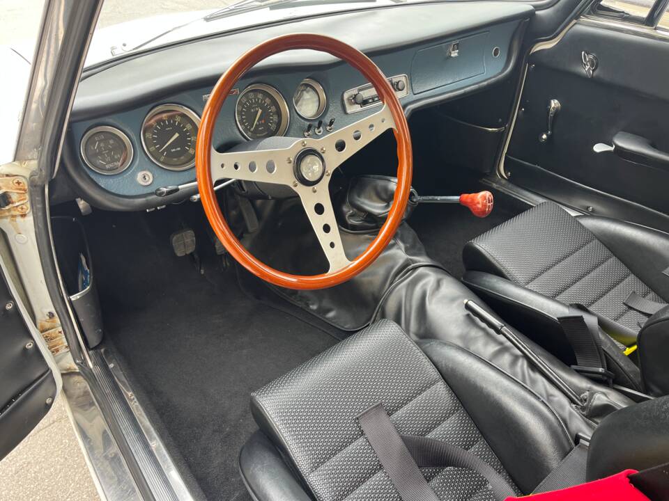 Image 15/87 of Alfa Romeo Giulia 1600 Sprint GT (1965)