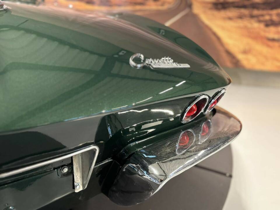 Obraz 19/50 pojazdu Chevrolet Corvette Sting Ray Convertible (1965)