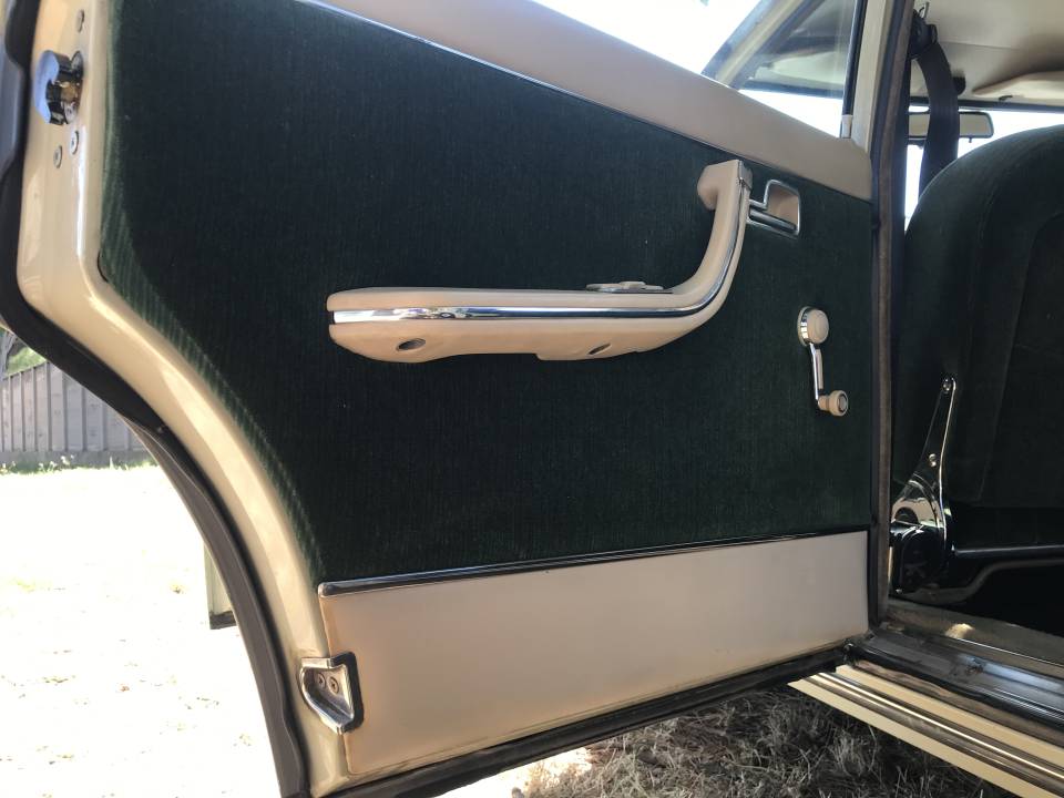 Image 24/29 of Lancia 2000 Iniezione (1973)