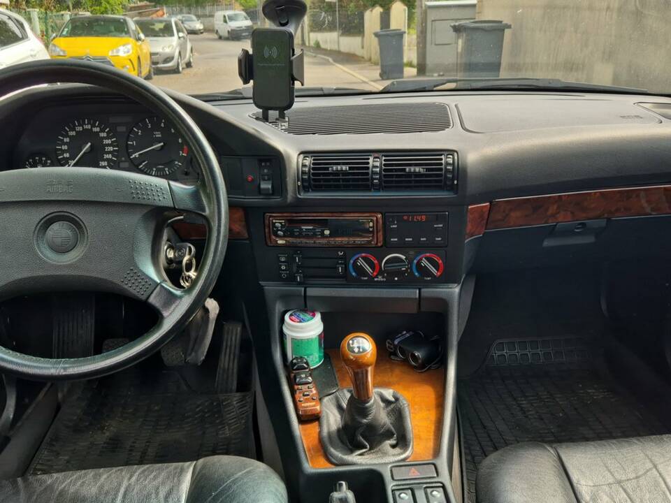 Bild 2/8 von BMW 525i (1993)