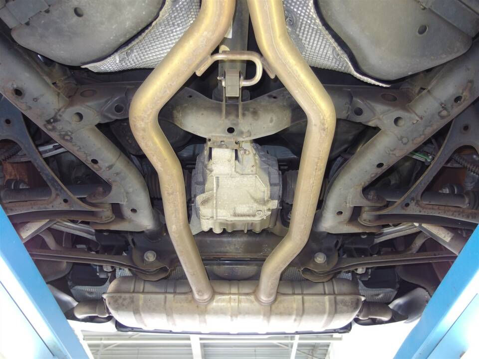 Image 97/98 of Porsche Cayenne S (2010)