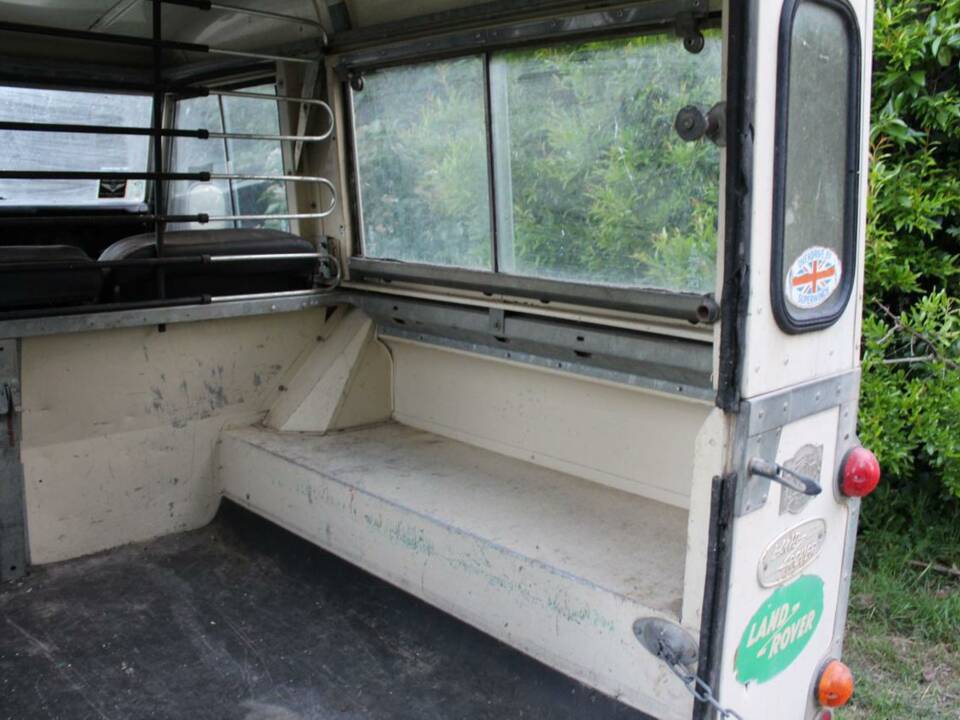 Image 19/33 of Land Rover 88 (1984)