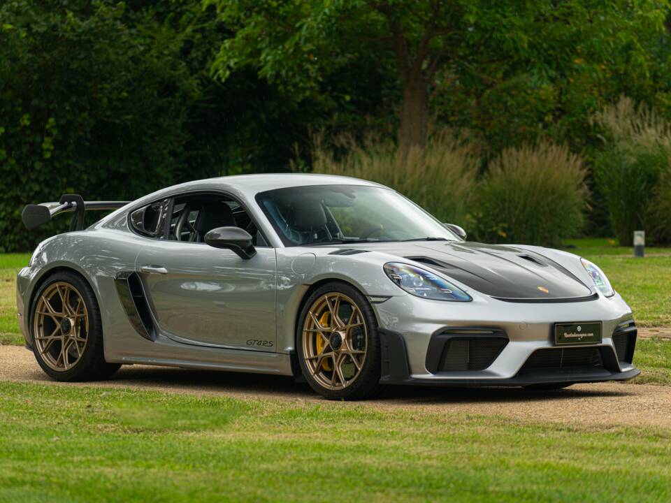 Image 10/100 of Porsche 718 Cayman GT4 RS Weissach (2024)