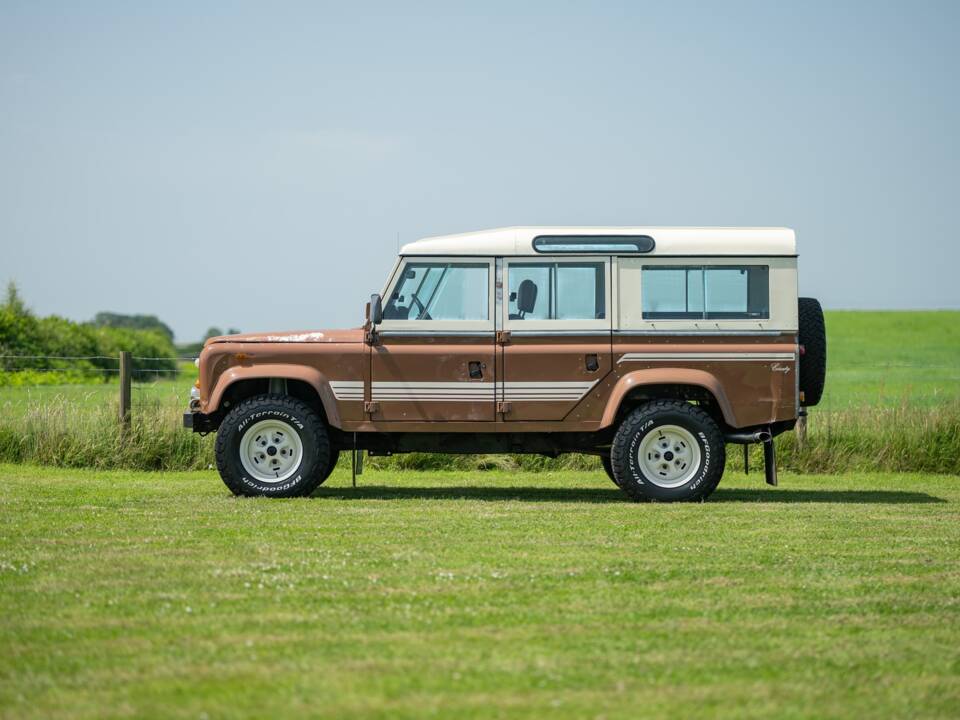 Image 11/33 of Land Rover Defender 110 (1983)