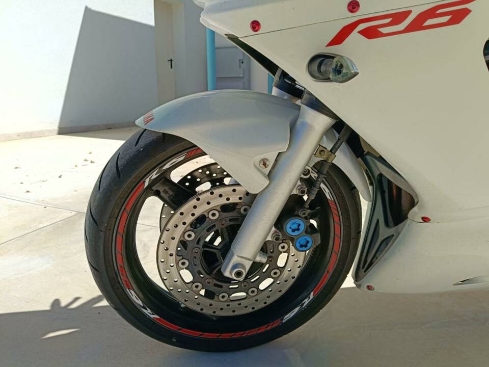 Image 28/47 of Yamaha DUMMY (2000)