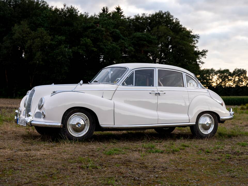 Afbeelding 5/19 van BMW 502 - 3.2 Litre (1961)