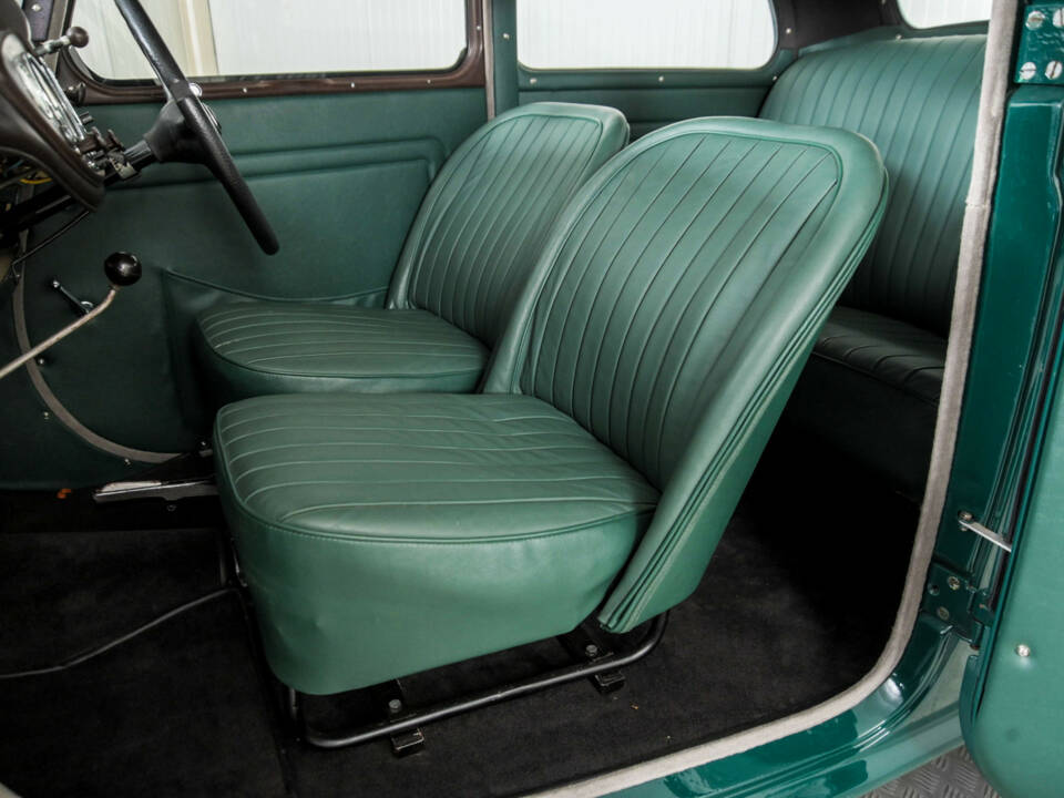 Image 24/50 de Morris Eight (1939)