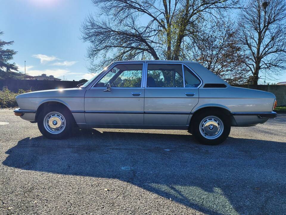 Bild 3/8 von BMW 520/6 (1981)