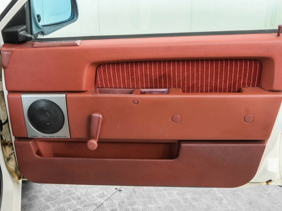 Image 33/50 de Volvo 740 (1984)