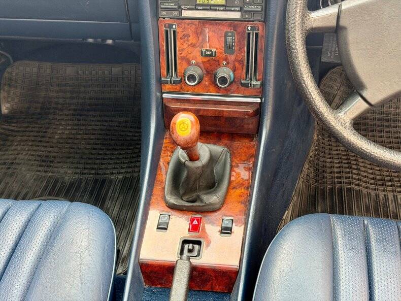 Image 28/50 of Mercedes-Benz 280 SL (1984)