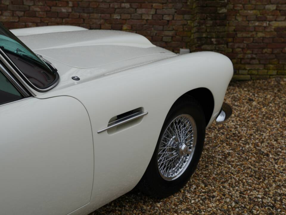 Afbeelding 46/50 van Aston Martin DB 4 (1961)