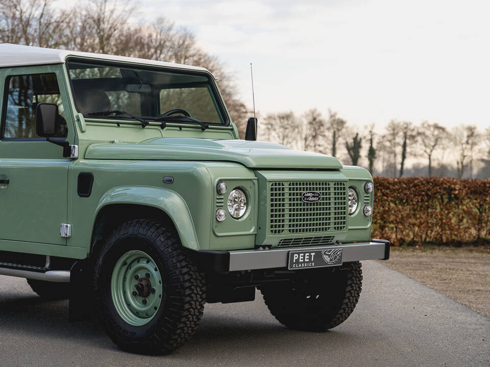 Bild 18/37 von Land Rover Defender (2016)