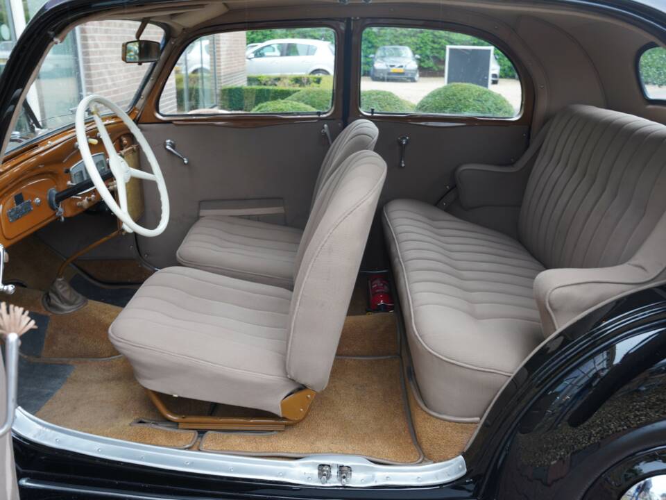 Image 3/50 of FIAT 1100 B (1947)