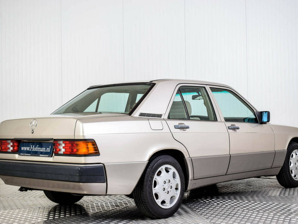 Image 2/50 of Mercedes-Benz 190 D 2.5 Turbo (1989)