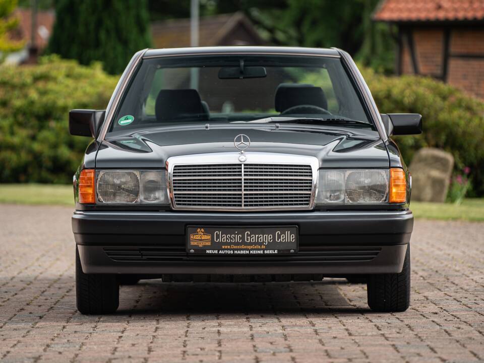 Bild 6/74 von Mercedes-Benz 190 E (1990)