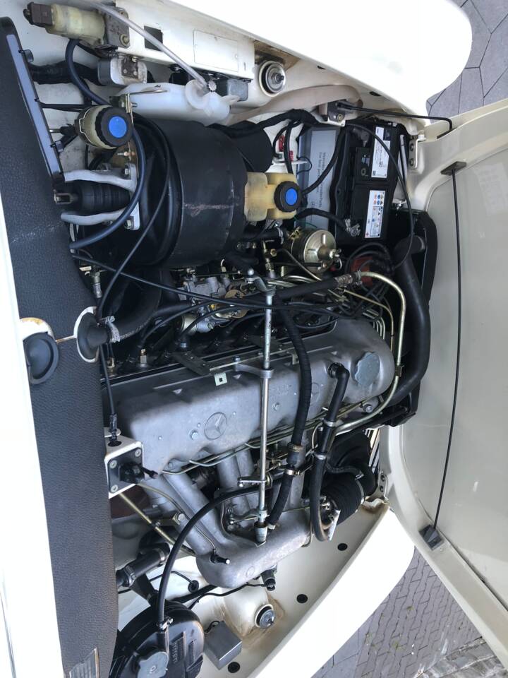 Image 10/43 of Mercedes-Benz 230 SL (1967)