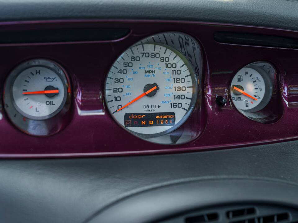 Image 23/29 of Plymouth Prowler (1999)