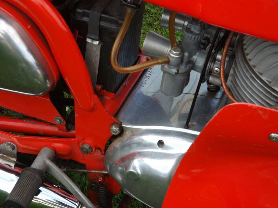 Immagine 18/50 di MV Agusta 350 S (1972)