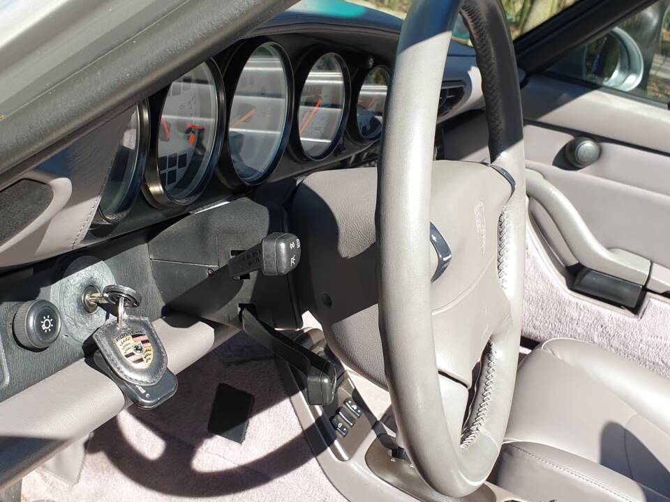 Image 50/116 of Porsche 911 Carrera (1997)