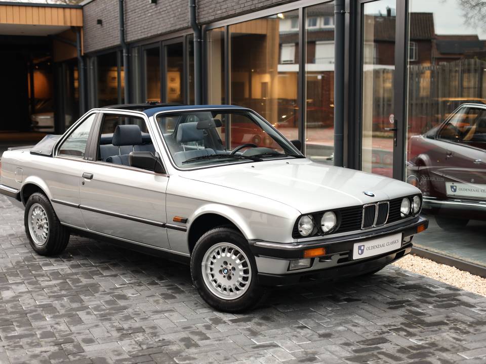 Afbeelding 2/77 van BMW 323i Baur TC (1984)