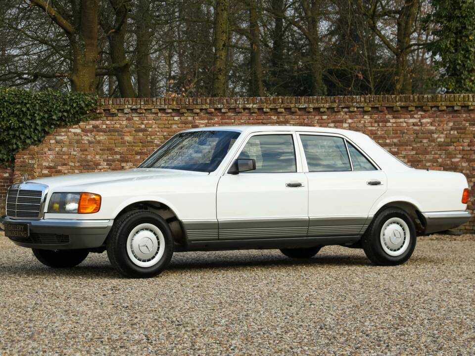 Image 26/50 de Mercedes-Benz 280 S (1988)