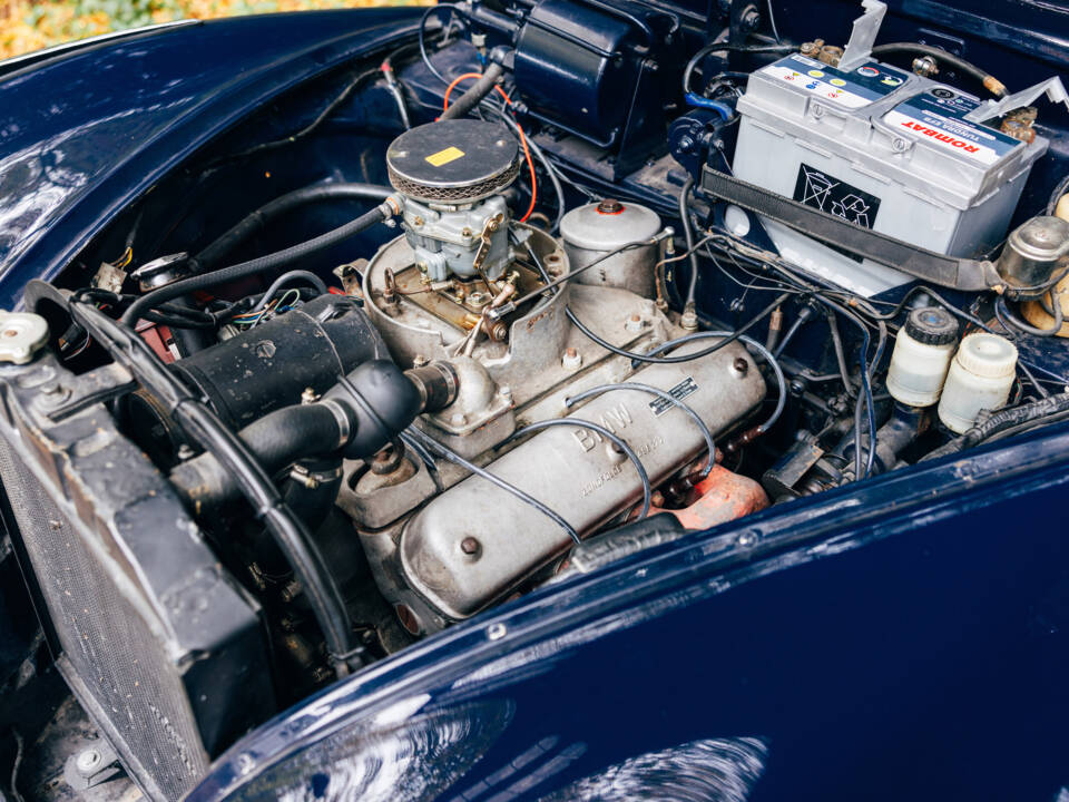 Image 120/199 of BMW 502 - 3.2 Litre (1961)